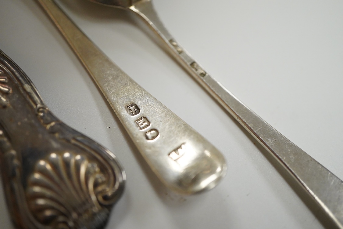 A collection of small silver, to include a late Victorian seven bar toast rack, by Edward Gilbert, London, 1887, length 13.3cm, a late Victorian bowl, pair of shell salts, nut dish, egg cup, Georgian chamberstick(part of